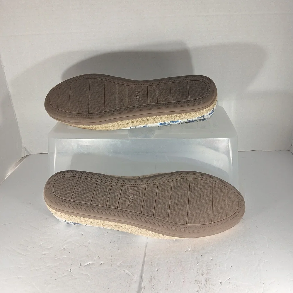Bass Jenny Espadrille Flat 9.5M White Blue Palm Tree Print Coastal Summer Slipon